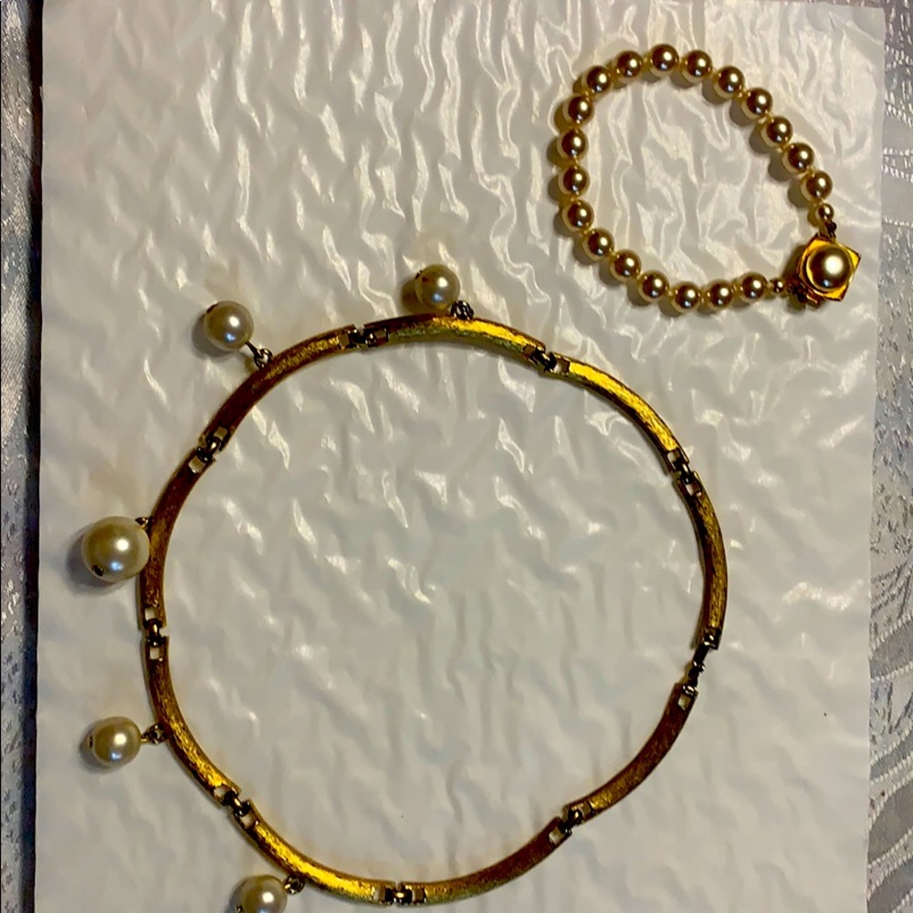 Golden and pearl bracelet and necklace set